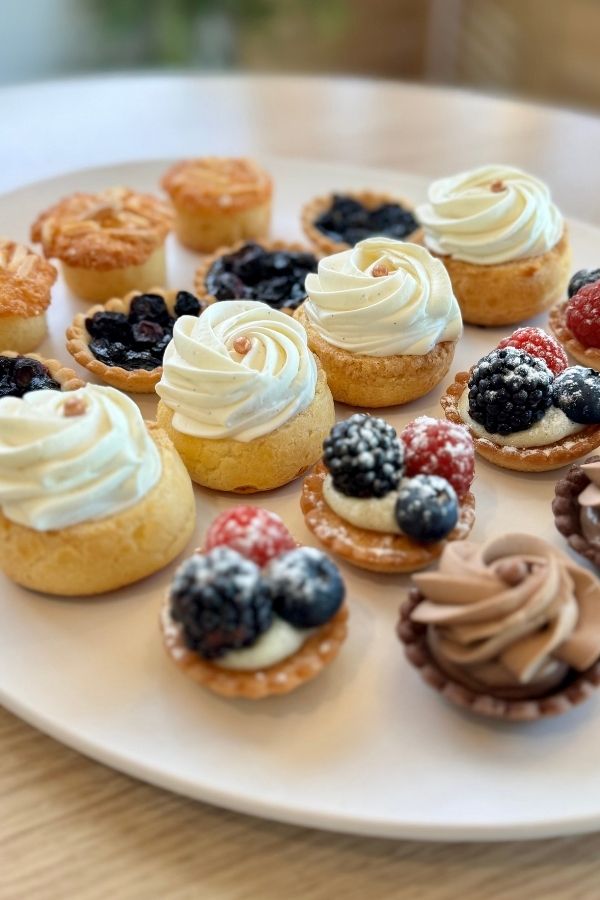 Petits fours sucrés artisanaux Le Macaron Bleu