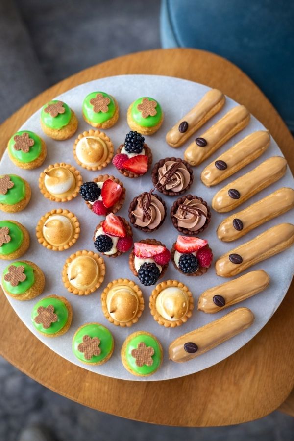 Petits fours sucrés artisanaux Le Macaron Bleu