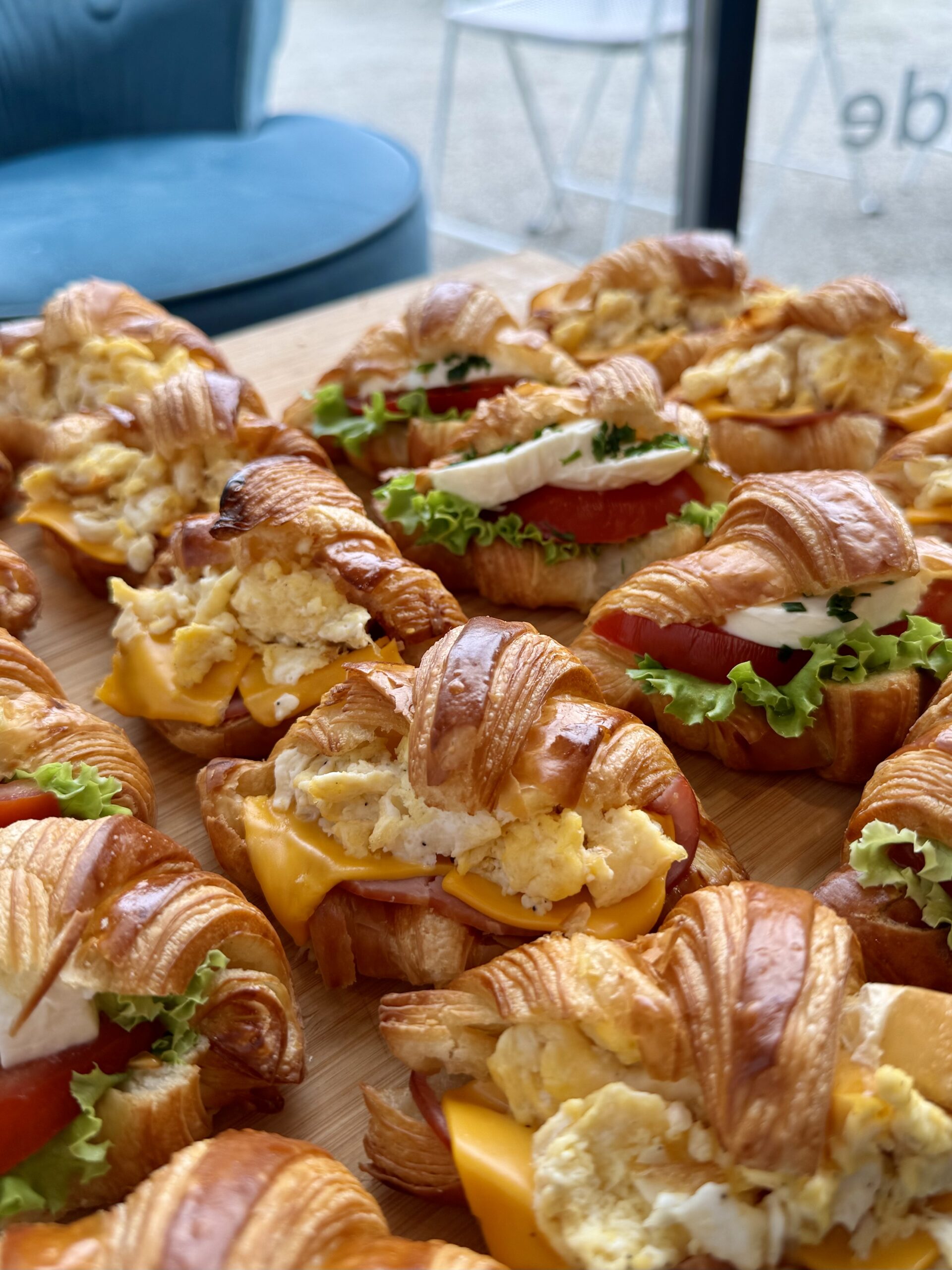 Mini croissants garnis du Macaron Bleu