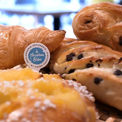 Viennoiseries, croissants et pains au chocolat