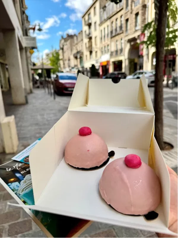 Nénés Roses Octobre rose pâtisserie artisanale Le Macaron Bleu Bezannes Reims